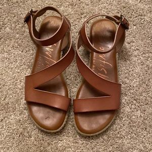 Cognac blowfish sandals